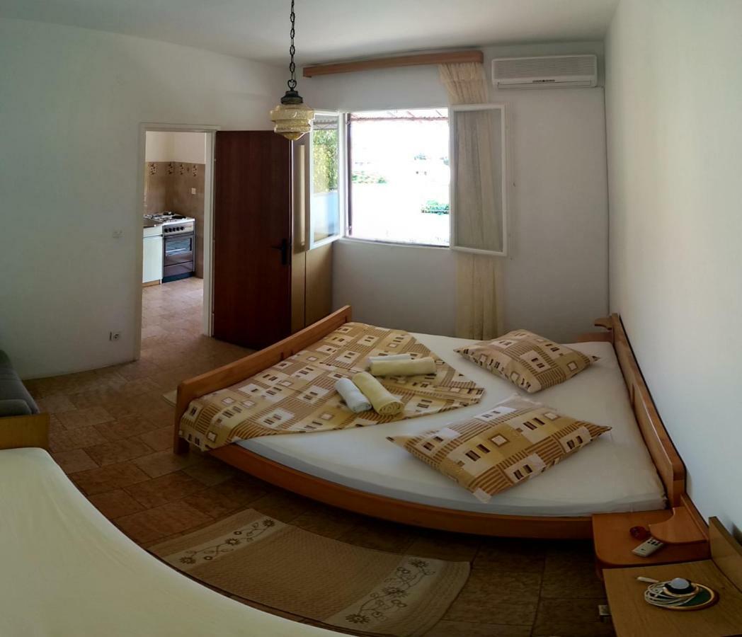 Apartmani Sandro Иван-Долац Экстерьер фото